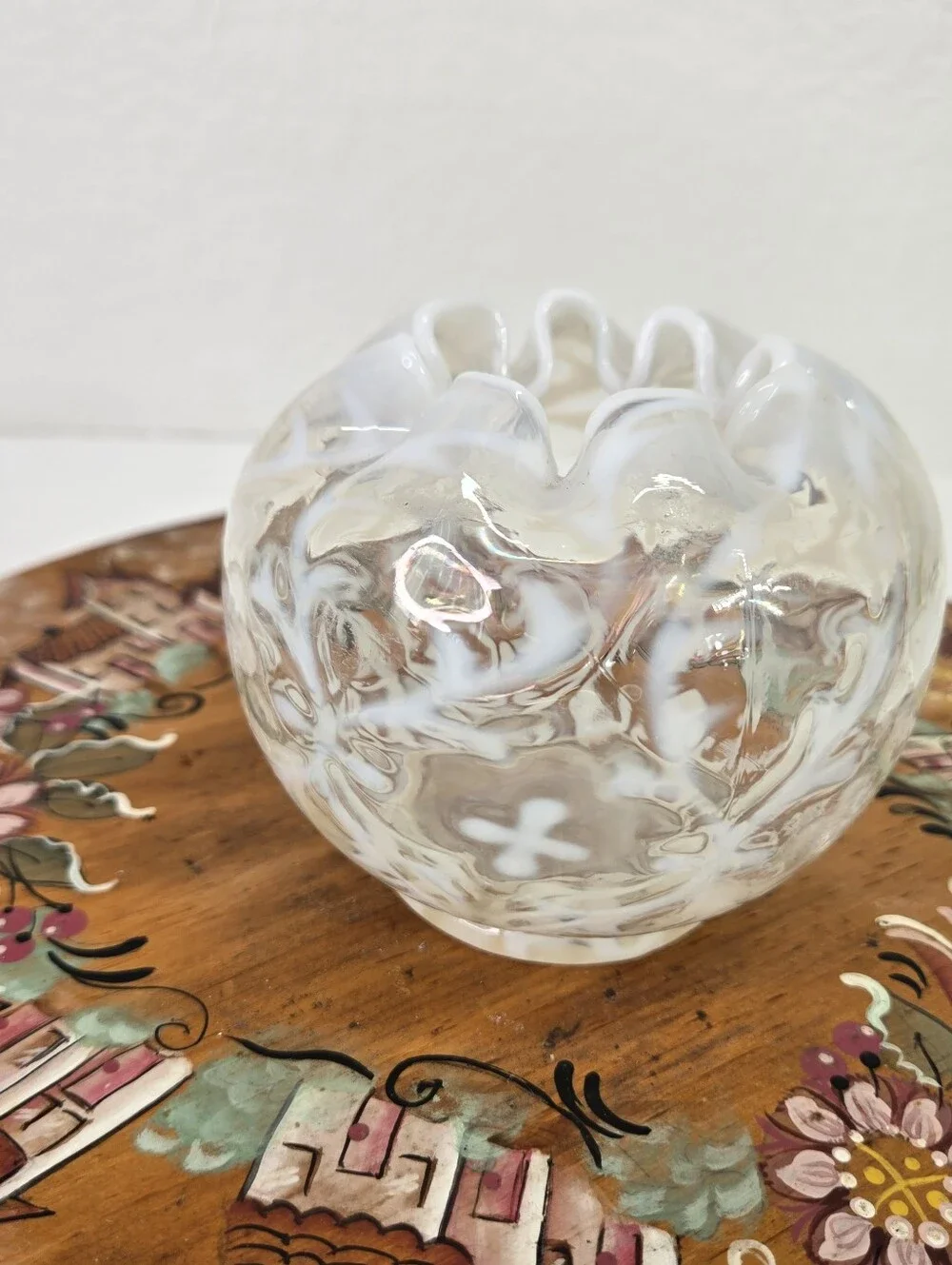 Antique 1899 Northwood Spanish Lace White Opalescent Glass Rose Bowl Vase No Chi